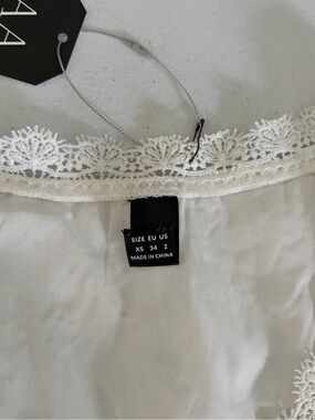 NWT. Lace-Trim White Women's Camisole - Size XS
